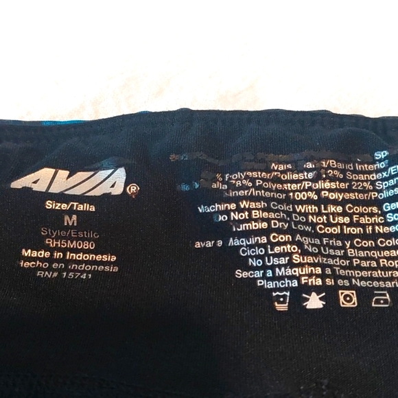 Avia Blue and Green Print Workout Capris .Good Condition  Size Medium - Picture 3 of 8